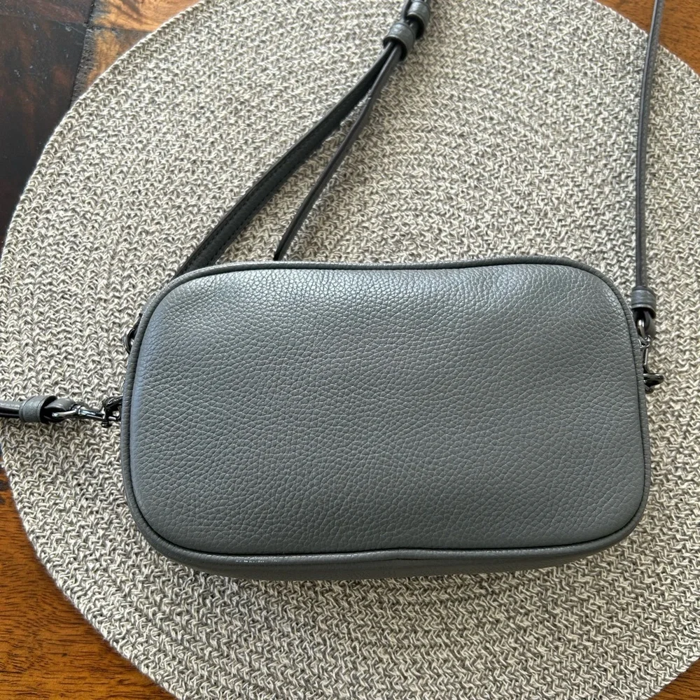 Coach - Picture 4 of 6